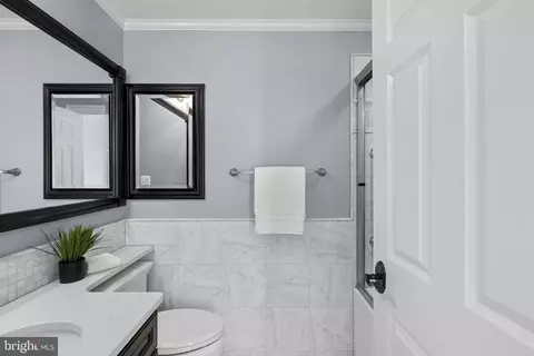 Bath - 10 E Lee St #2804, Baltimore, MD 21202 photo 6 of 9