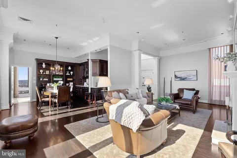 10 E Lee St #2804, Baltimore, MD 21202