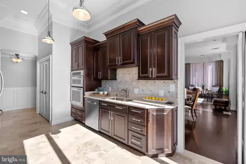 Kitchen - 10 E Lee St #2804, Baltimore, MD 21202 photo 7 of 10