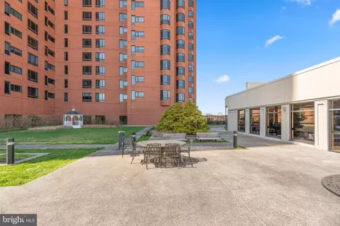 Exterior - 10 E Lee St #2804, Baltimore, MD 21202 photo 1 of 6
