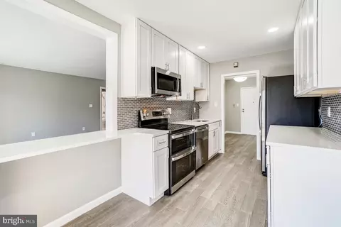 Kitchen - 6300 Red Cedar Pl #301, Baltimore, MD 21209 photo 6 of 6