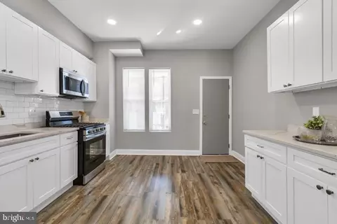 Kitchen - 1935 E Lafayette Ave, Baltimore, MD 21213 photo 6 of 8
