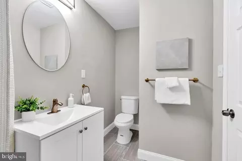Bath - 1935 E Lafayette Ave, Baltimore, MD 21213 photo 2 of 5