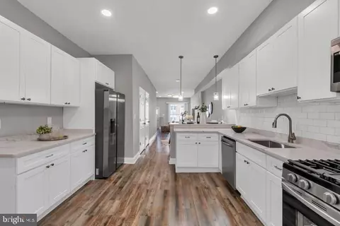 Kitchen - 1935 E Lafayette Ave, Baltimore, MD 21213 photo 4 of 8
