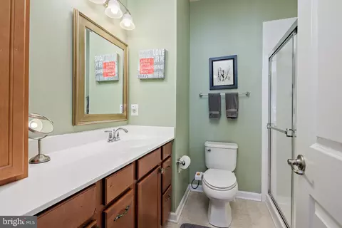 Bath - 714 S Macon St, Baltimore, MD 21224 photo 2 of 6