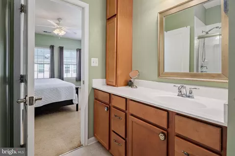 Bath - 714 S Macon St, Baltimore, MD 21224 photo 4 of 6