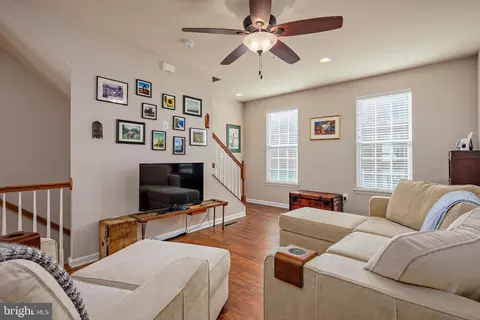 Living - 714 S Macon St, Baltimore, MD 21224 photo 4 of 4