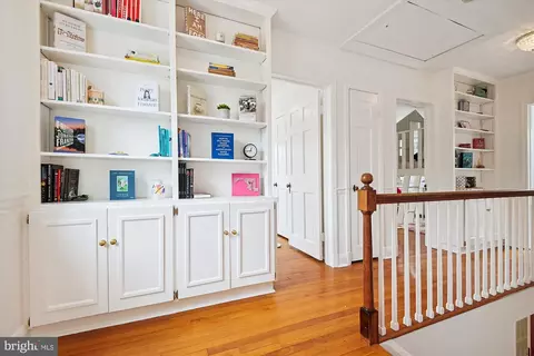 Entry Way - 110 Taplow Rd, Baltimore, MD 21212 photo 5 of 7