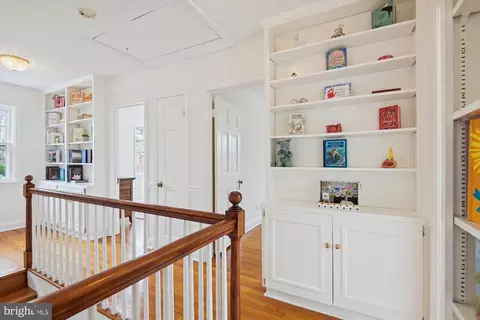 Entry Way - 110 Taplow Rd, Baltimore, MD 21212 photo 6 of 7