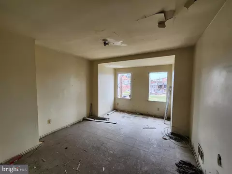 2232 E Oliver St, Baltimore, MD 21213 photo 9