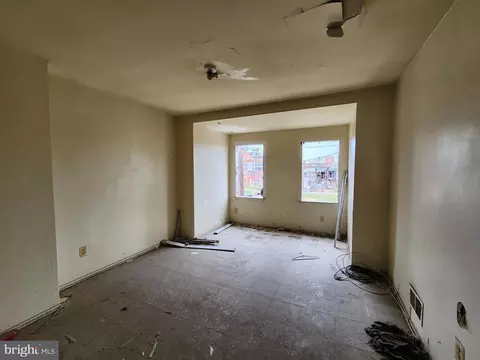 2232 E Oliver St, Baltimore, MD 21213 photo 11
