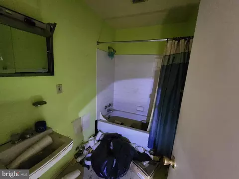 2232 E Oliver St, Baltimore, MD 21213 photo 8