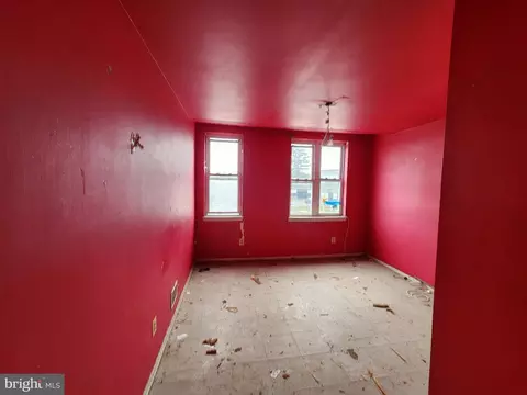 2232 E Oliver St, Baltimore, MD 21213 photo 12