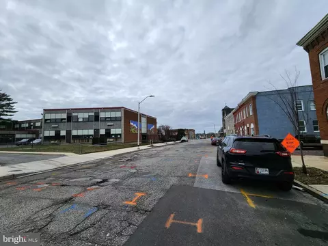 2232 E Oliver St, Baltimore, MD 21213 photo 4