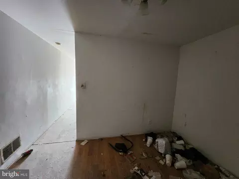 2232 E Oliver St, Baltimore, MD 21213 photo 7