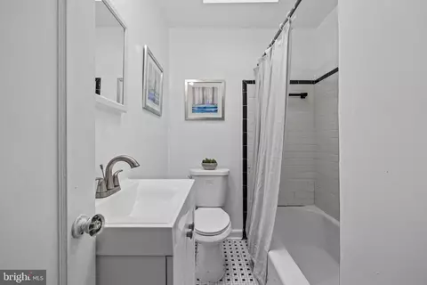 Bath - 4522 Mountview Rd, Baltimore, MD 21229 photo 2 of 2