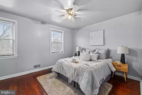 Bedroom - 4522 Mountview Rd, Baltimore, MD 21229 photo 1 of 5
