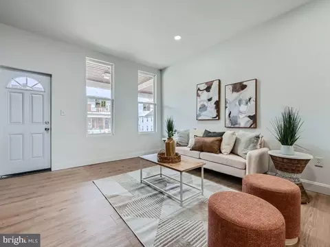 Living - 2807 Erdman Ave, Baltimore, MD 21213 photo 4 of 5