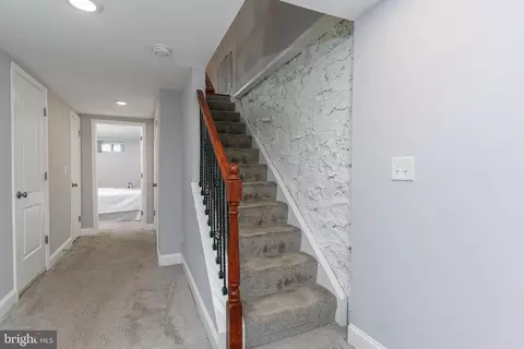 Entry Way - 521 W 27th St, Baltimore, MD 21211 photo 3 of 4