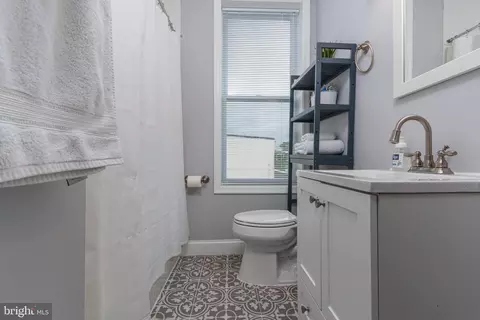 Bath - 521 W 27th St, Baltimore, MD 21211 photo 2 of 4