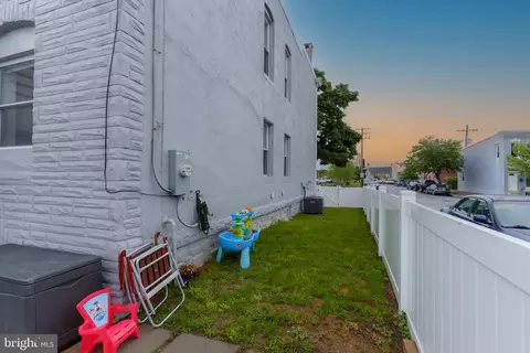 Exterior - 521 W 27th St, Baltimore, MD 21211 photo 2 of 3