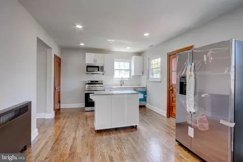 Kitchen - 4000 Third St, Baltimore Highlands, MD 21225 photo 2 of 4