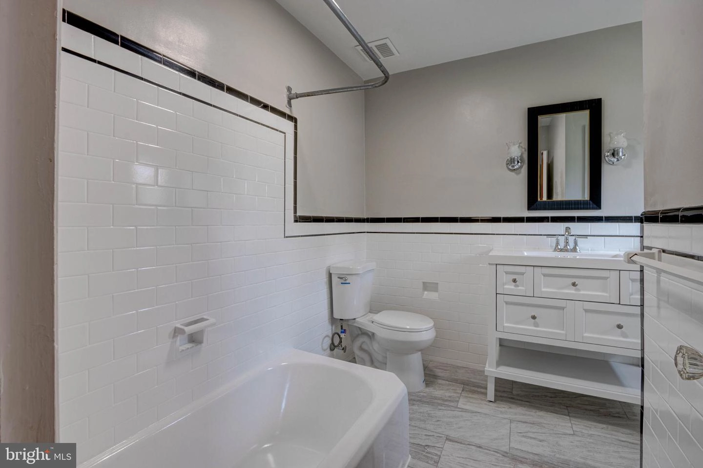 Bath - 4000 Third St, Baltimore Highlands, MD 21225 photo 2 of 4