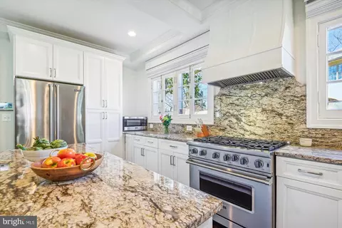 Kitchen - 30 Whitfield Rd, Baltimore, MD 21210 photo 3 of 5