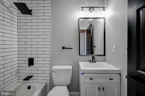 Bath - 305 S Mount St, Baltimore, MD 21223 photo 1 of 2