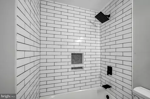Bath - 305 S Mount St, Baltimore, MD 21223 photo 2 of 2