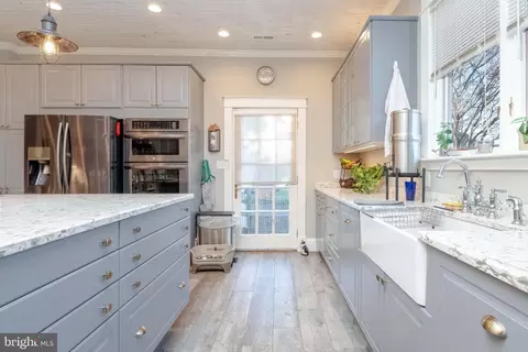 Kitchen - 3900 Chesley Ave, Baltimore, MD 21206 photo 3 of 4