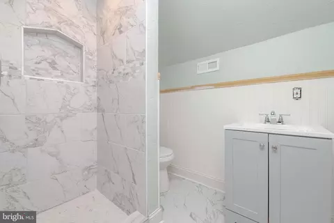 Bath - 3900 Chesley Ave, Baltimore, MD 21206 photo 5 of 5