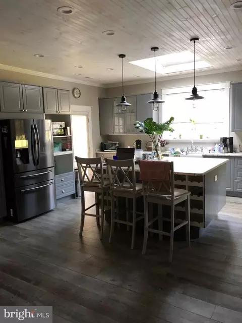 Dining - 3900 Chesley Ave, Baltimore, MD 21206 photo 1 of 2