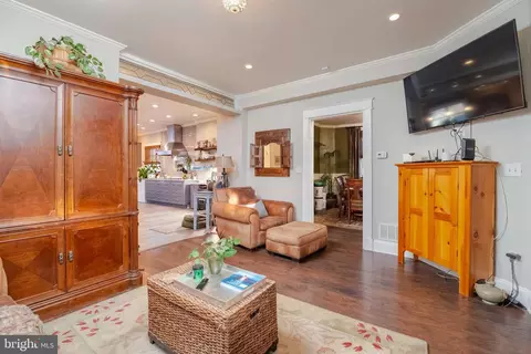Living - 3900 Chesley Ave, Baltimore, MD 21206 photo 3 of 4
