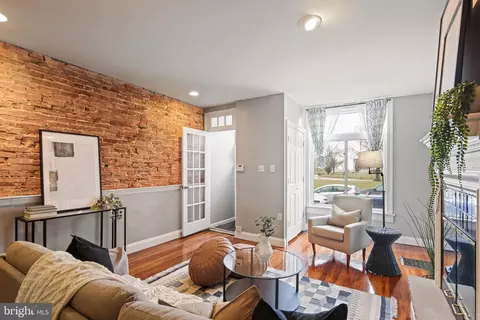 Living - 2807 Eastern Ave, Baltimore, MD 21224 photo 2 of 5