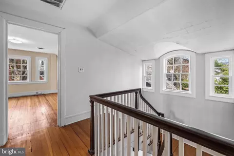 Entry Way - 304 Northway, Baltimore, MD 21218 photo 6 of 7