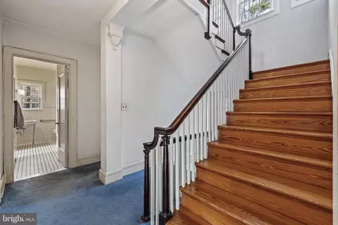 Entry Way - 304 Northway, Baltimore, MD 21218 photo 3 of 7