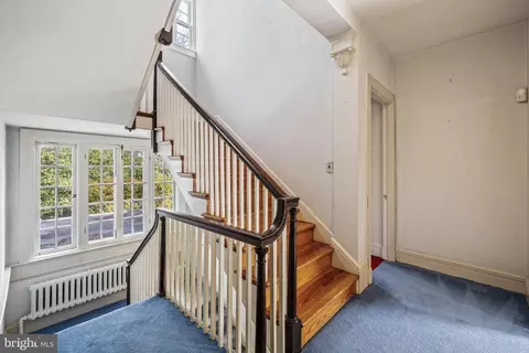 Entry Way - 304 Northway, Baltimore, MD 21218 photo 2 of 7
