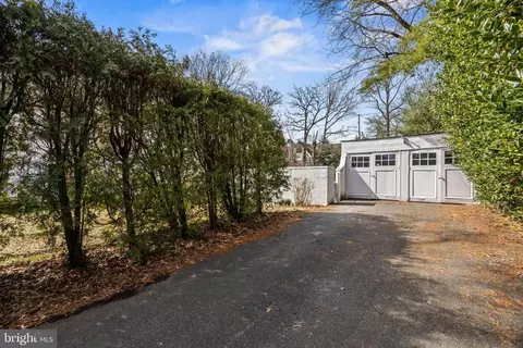 Exterior - 304 Northway, Baltimore, MD 21218 photo 10 of 27