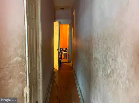 Entry Way - 1011 Appleton St, Baltimore, MD 21217 photo 2 of 3