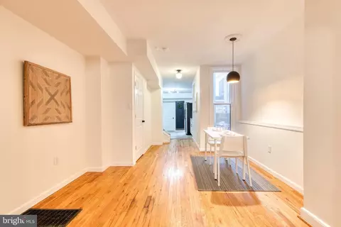 Entry Way - 318 S Durham St, Baltimore, MD 21231 photo 1 of 3