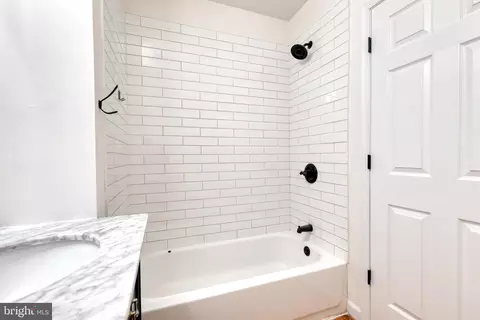 Bath - 318 S Durham St, Baltimore, MD 21231 photo 3 of 4