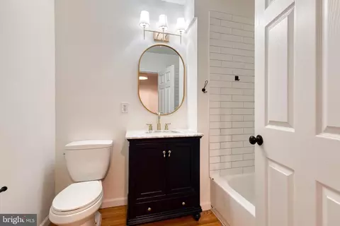 Bath - 318 S Durham St, Baltimore, MD 21231 photo 2 of 4