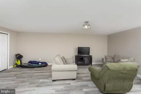 Living - 636 Perkins St, Baltimore, MD 21201 photo 7 of 8