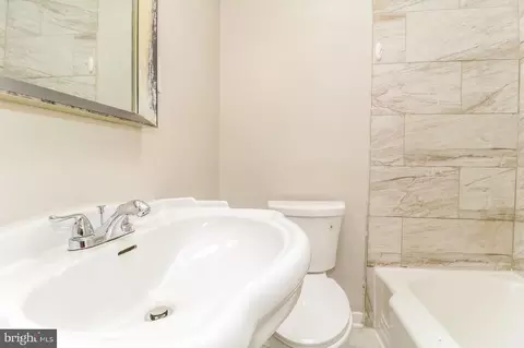Bath - 36 N Athol Ave N, Baltimore, MD 21229 photo 1 of 1