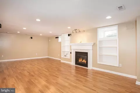 Living - 6712 Duluth Ave, Baltimore, MD 21222 photo 4 of 5