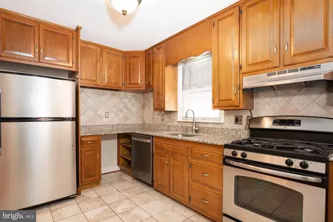 Kitchen - 6712 Duluth Ave, Baltimore, MD 21222 photo 2 of 5