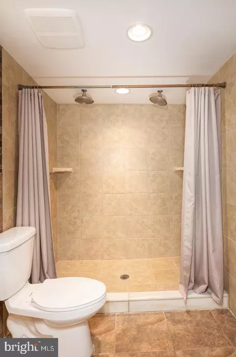 Bath - 6712 Duluth Ave, Baltimore, MD 21222 photo 3 of 4