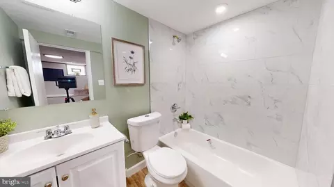 Bath - 5922 Theodore Ave, Baltimore, MD 21214 photo 2 of 2