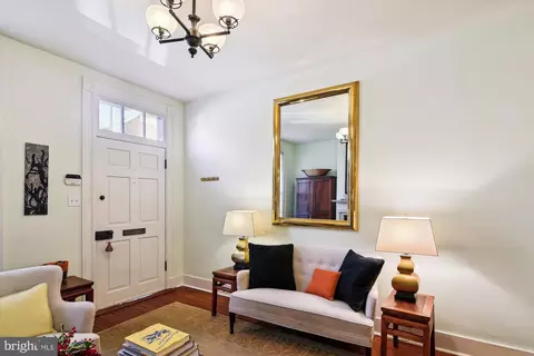 Entry Way - 105 E Montgomery St, Baltimore, MD 21230 photo 2 of 5